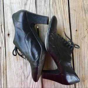 Nine West 11M Roothy Leather Oxford Lace Up Heels